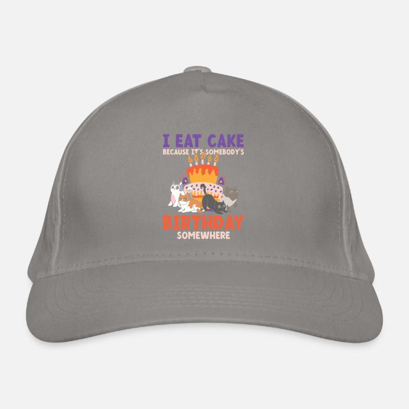 Manger du gâteau l’anniversaire de quelqu’un quelque part Casquette classique bio
