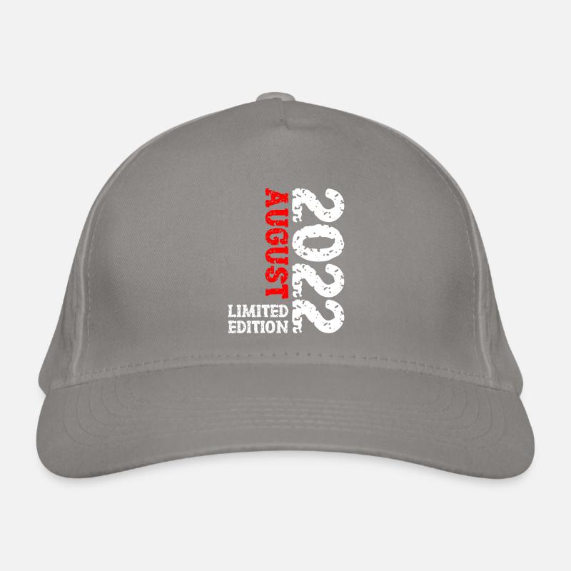 2022 August Limited Edition 1. Geburtstag Outfit Bio-Baseballkappe