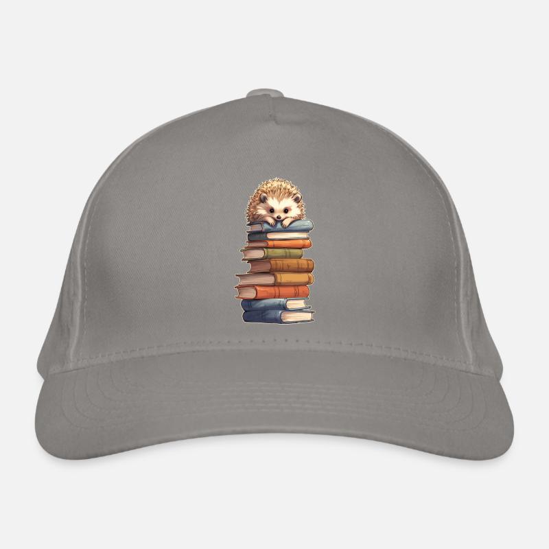 Igel auf Bücherstapel Bio-Baseballkappe