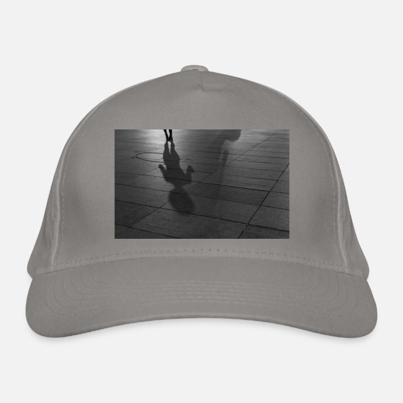 Tanzender Schatten - Bio-Baseballkappe - Hellgrau