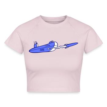 Militär U-Boot Schießt Torpedos Raketen Angriff - Cropped Frauen Organic T-Shirt - Puderrosa - Vorne - AI Model Female 172 dark (172cm)