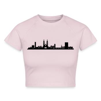 Skyline Basel - Cropped Frauen Organic T-Shirt - Puderrosa - Vorne - AI Model Female 172 dark (172cm)
