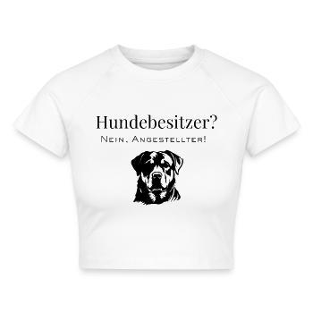 Mein Hund – Mein Chef mit Pfoten - Cropped Frauen Organic T-Shirt - Weiß - Vorne - AI Model Female 172 dark (172cm)