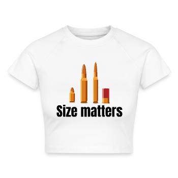 Proof that size matters | Gun joke - Cropped Frauen Organic T-Shirt - Weiß - Vorne - AI Model Female 172 dark (172cm)