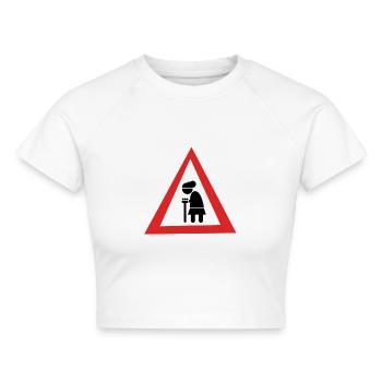 Vorsicht Alte Frau - Cropped Frauen Organic T-Shirt - Weiß - Vorne - AI Model Female 172 dark (172cm)