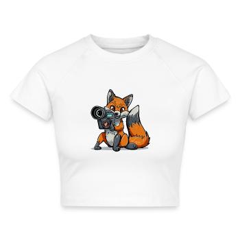 Fotogener Fuchs - Cropped Frauen Organic T-Shirt - Weiß - Vorne - AI Model Female 172 dark (172cm)