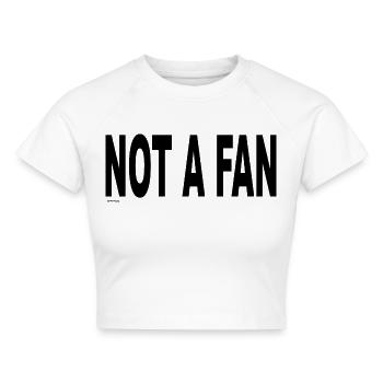 KEIN FAN - Cropped Frauen Organic T-Shirt - Weiß - Vorne - AI Model Female 172 dark (172cm)