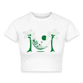At the beach - Green - Cropped Frauen Organic T-Shirt - Weiß - Vorne - AI Model Female 172 dark (172cm)
