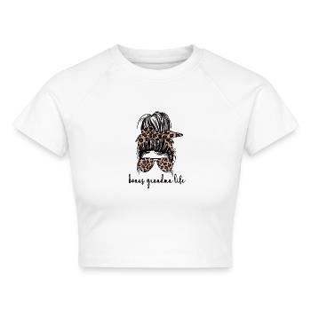 Beste Bonus-Oma Stolze Stiefgroßmutter Geschenk - Cropped Frauen Organic T-Shirt - Weiß - Vorne - AI Model Female 172 dark (172cm)