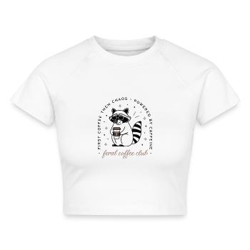 Waschbär trinkt Kaffee Club lustiger sarkastischer Humor - Cropped Frauen Organic T-Shirt - Weiß - Vorne - AI Model Female 172 dark (172cm)