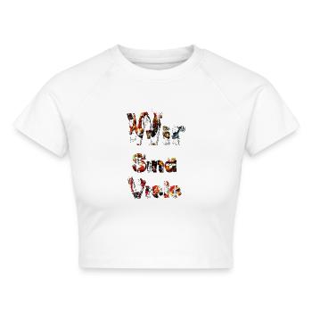 Wir sind viele - Cropped Frauen Organic T-Shirt - Weiß - Vorne - AI Model Female 172 dark (172cm)