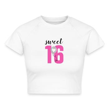 SWEET SIXTEEN - SECHZEHN - 16. GEBURTSTAG MÄDCHEN - Cropped Frauen Organic T-Shirt - Weiß - Vorne - AI Model Female 172 dark (172cm)