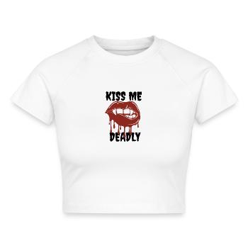 Halloween Vampire Lips Kiss Me Deadly - Cropped Frauen Organic T-Shirt - Weiß - Vorne - AI Model Female 172 dark (172cm)