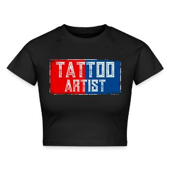 Tattoo Artist Tätowierer Inked Tattoo studio - Cropped Frauen Organic T-Shirt - Schwarz - Vorne - AI Model Female 172 light (172cm)