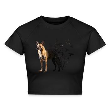 Afrikanischer Wildhund - Cropped Frauen Organic T-Shirt - Schwarz - Vorne - AI Model Female 172 light (172cm)