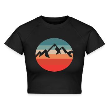 Berg Berge - Cropped Frauen Organic T-Shirt - Schwarz - Vorne - AI Model Female 172 light (172cm)
