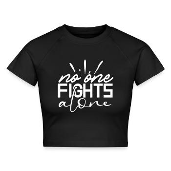 niemand kämpft alleine - Cropped Frauen Organic T-Shirt - Schwarz - Vorne - AI Model Female 172 light (172cm)