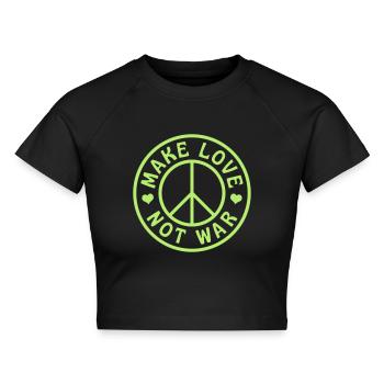 MAKE LOVE NOT WAR - Cropped Frauen Organic T-Shirt - Schwarz - Vorne - AI Model Female 172 light (172cm)