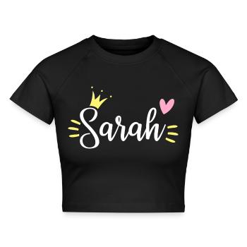 Sarah Name Krone - Cropped Frauen Organic T-Shirt - Schwarz - Vorne - AI Model Female 172 light (172cm)