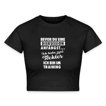 Ich habe zwei Töchter - Vater Geschenk - Cropped Frauen Organic T-Shirt - Schwarz - Vorne - AI Model Female 172 light (172cm)
