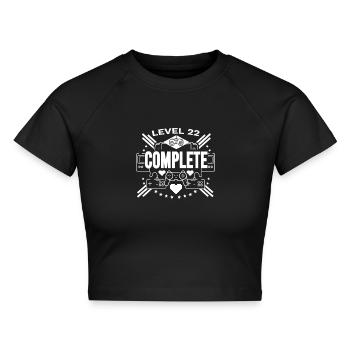 22 Geburtstag Gamer Level 22 - Cropped Frauen Organic T-Shirt - Schwarz - Vorne - AI Model Female 172 light (172cm)
