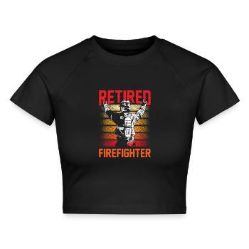 Feuerwehrmann Im Ruhestand Feuerwehr Rente Rentner - Cropped Frauen Organic T-Shirt - Schwarz - Vorne - AI Model Female 172 light (172cm)