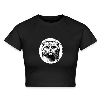 Süße Katze Scottish Fold Schwarz-Weiß Porträt - Cropped Frauen Organic T-Shirt - Schwarz - Vorne - AI Model Female 172 light (172cm)