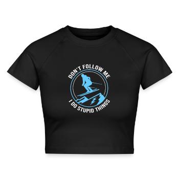 Ski Skiurlaub - Cropped Frauen Organic T-Shirt - Schwarz - Vorne - AI Model Female 172 light (172cm)