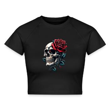 Skull mit roten Rosen und Rosenranken - Cropped Frauen Organic T-Shirt - Schwarz - Vorne - AI Model Female 172 light (172cm)