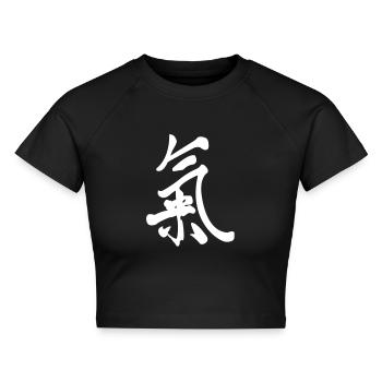 Chi (Qi) - Cropped Frauen Organic T-Shirt - Schwarz - Vorne - AI Model Female 172 light (172cm)