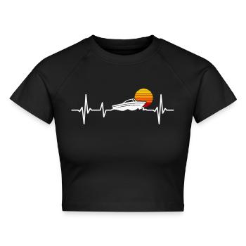 Motorboot Herzschlag Bootfahren Bootsfahrer - Cropped Frauen Organic T-Shirt - Schwarz - Vorne - AI Model Female 172 light (172cm)