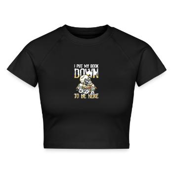 I put my book down to be here - Cropped Frauen Organic T-Shirt - Schwarz - Vorne - AI Model Female 172 light (172cm)