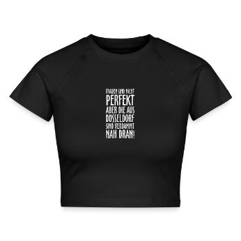 Frauen aus Düsseldorf (Weiß) - Cropped Frauen Organic T-Shirt - Schwarz - Vorne - AI Model Female 172 light (172cm)