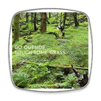 Go outside, touch some grass. Geh nach draußen ... - Viereckiger Kühlschrankmagnet - Weiß - Vorne