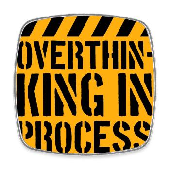 Overthinking In Process Lustig Grübeln Spruch Logo - Viereckiger Kühlschrankmagnet - Weiß - Vorne