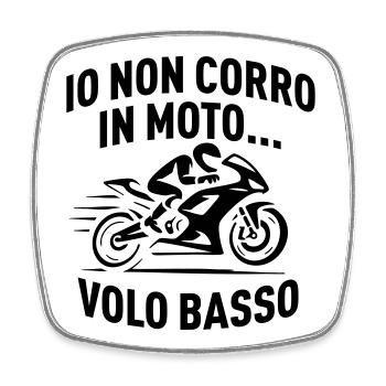 Motorrad T-Shirt – "Ich fahre keine Motorradrennen, ich fliege tief" - Viereckiger Kühlschrankmagnet - Weiß - Vorne