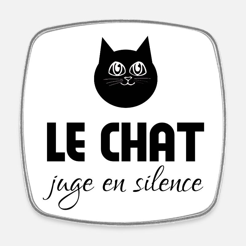 The cat judges in silence - Square fridge magnet - white