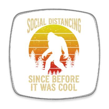 Social Distancing Bigfoot Retro Sasquatch Lustig - Viereckiger Kühlschrankmagnet - Weiß - Vorne
