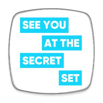 Wir sehen uns beim Secret Set - Viereckiger Kühlschrankmagnet - Weiß - Vorne