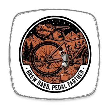 Brasser Hard Pedal Plus Further, Linocut Bikepacking - Magnet carré - blanc - Devant