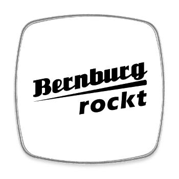 Bernburg rockt - Textdesign mit Stadtnamen - Viereckiger Kühlschrankmagnet - Weiß - Vorne