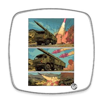 Military vehicles with pink rockets - Square fridge magnet - white - Front