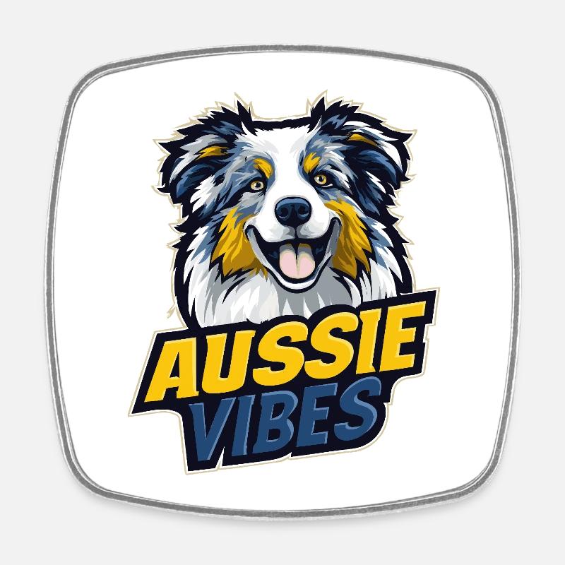 Australian Shepherd – AUSSIE VIBES - Viereckiger Kühlschrankmagnet - Weiß