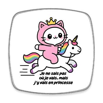 Rosa Katze auf Regenbogen-Einhorn - Viereckiger Kühlschrankmagnet - Weiß - Vorne