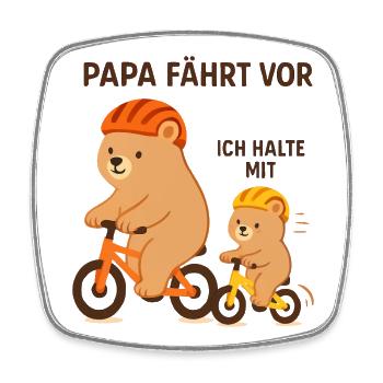 Papa fährt vor – Bär auf Fahrrad - Viereckiger Kühlschrankmagnet - Weiß - Vorne