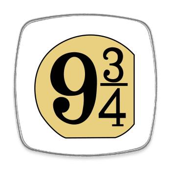 Schild 9 3/4 - Viereckiger Kühlschrankmagnet - Weiß - Vorne