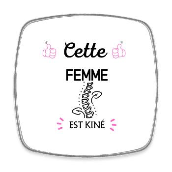 Cette femme est kiné - idée cadeau humour - Magnet carré - blanc - Devant
