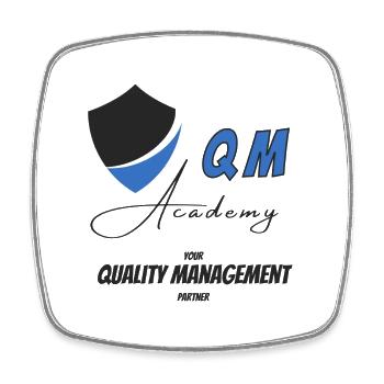 QM Academy Logo - Viereckiger Kühlschrankmagnet - Weiß - Vorne