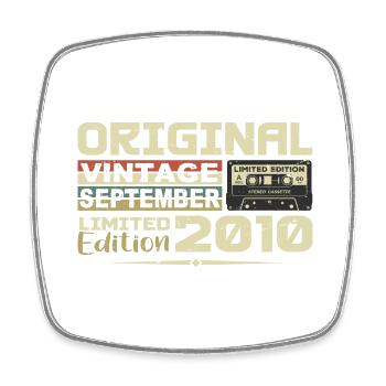 2010 - Die Legenden wurden im September 2010 geboren - Viereckiger Kühlschrankmagnet - Weiß - Vorne