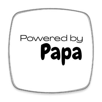 Powered by Papa Vatertag - Viereckiger Kühlschrankmagnet - Weiß - Vorne